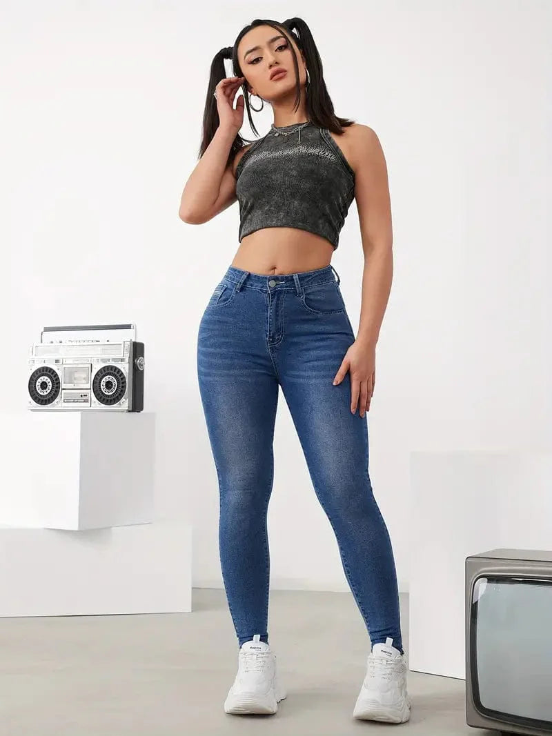 Form-Fitting Slender Skinny Jeans with Stretchy Slant Pockets, Women's Denim Jeans & Apparel