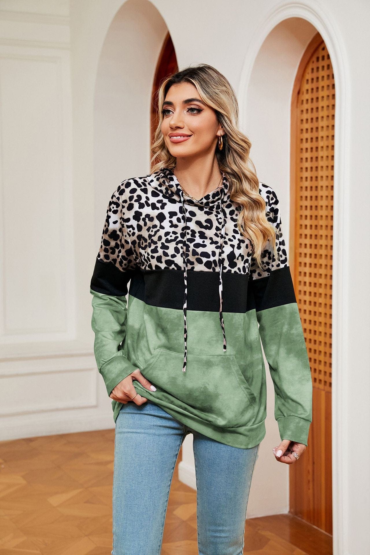 Hooded patchwork printed long-sleeved loose sweatshirt