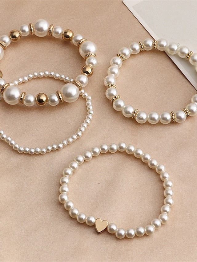 Chic Heart Resin Bracelets for Stylish Women