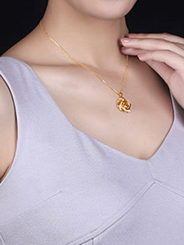Chic Gem Necklace for Stylish Outdoor Women
