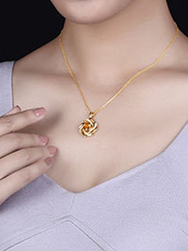 Chic Gem Necklace for Stylish Outdoor Women