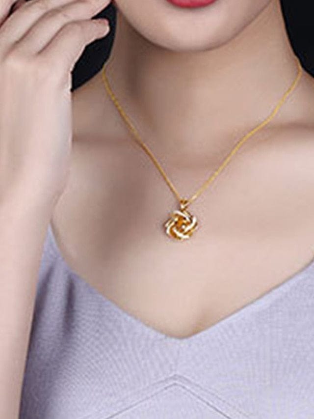Chic Gem Necklace for Stylish Outdoor Women