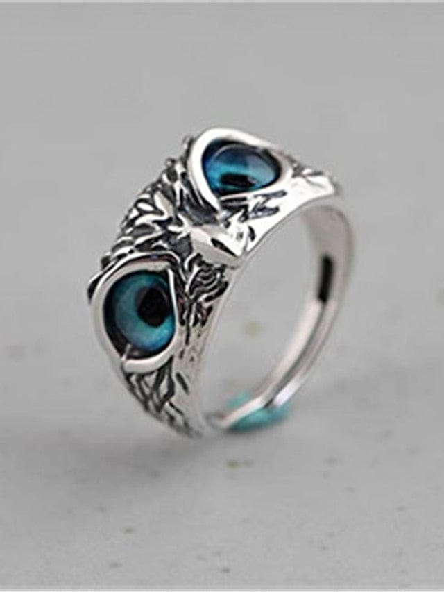 Chic & Modern Street Animal Ring for Women with Vibrant Blue-Green Color
