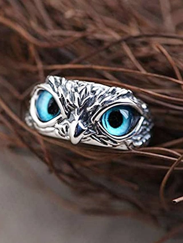 Chic & Modern Street Animal Ring for Women with Vibrant Blue-Green Color