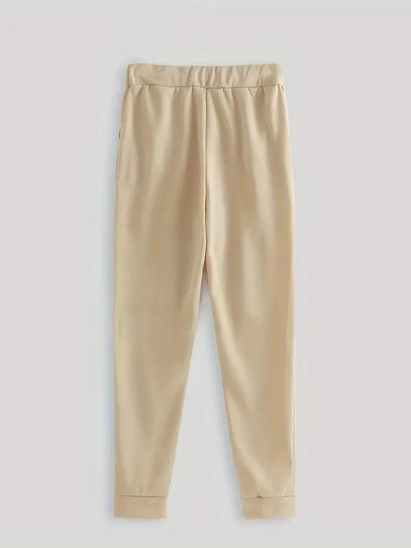 Stylish Coordinated Outfit with Hoodie and Drawstring Pants for Women