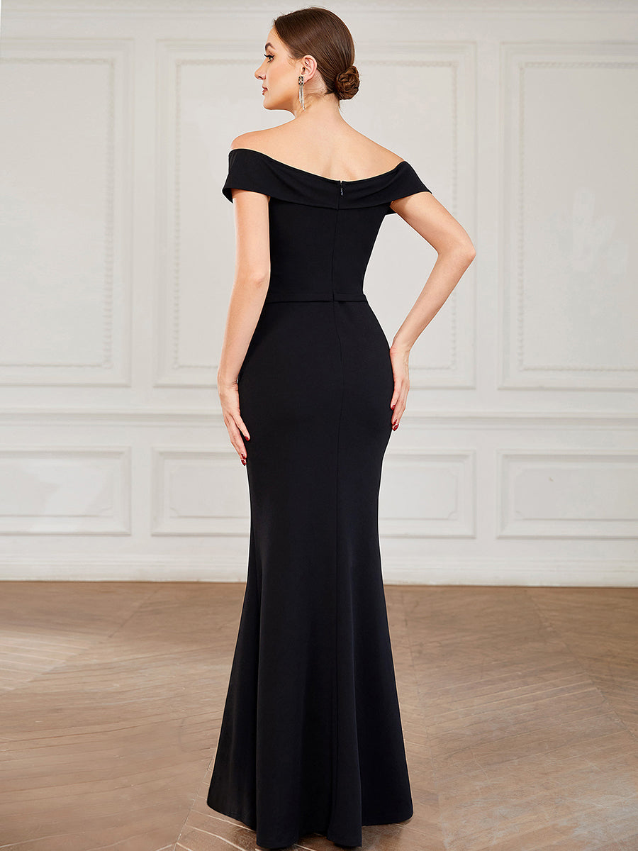 Elegant Strapless Evening Gown with Off-Shoulder Style and A-Line Floor Length Silhouette