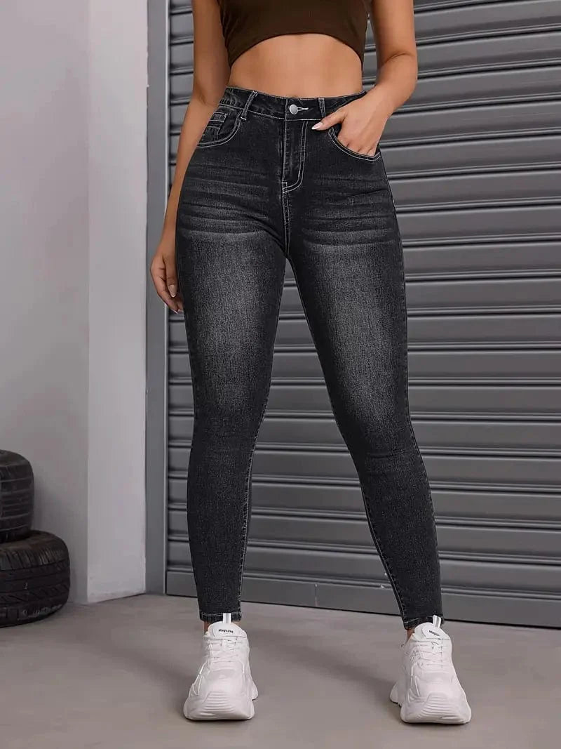Form-Fitting Slender Skinny Jeans with Stretchy Slant Pockets, Women's Denim Jeans & Apparel