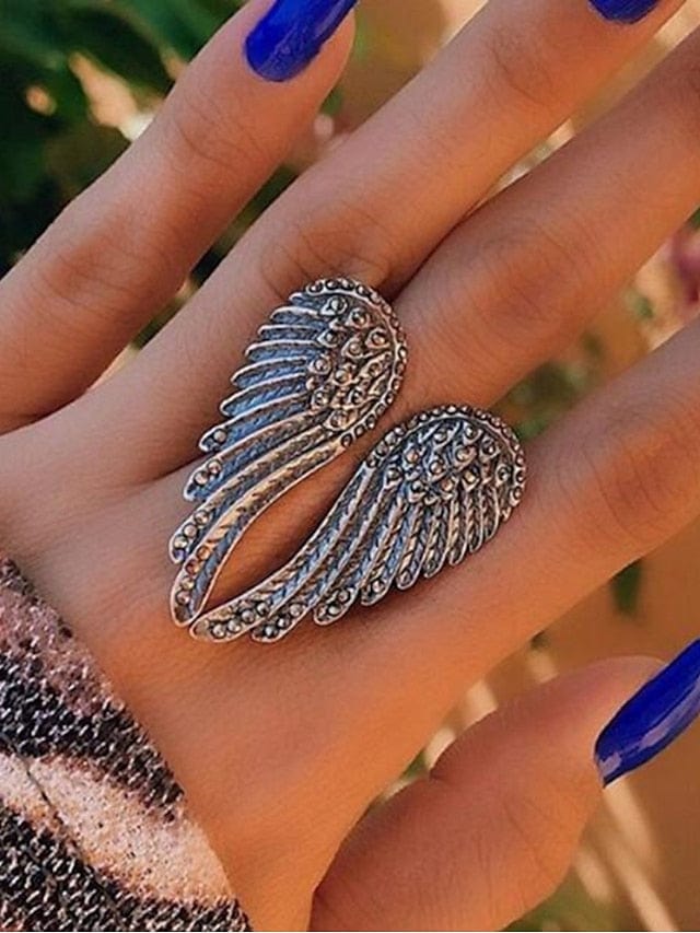 Adjustable Winged Alloy Ring for Women's Holiday Prom Look